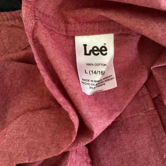 Lee’s NWOT Women’s Red Button Up Blouse With Black Hood.  Size 14-16 - Picture 5 of 5
